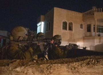 Arrests and raids in the West Bank
