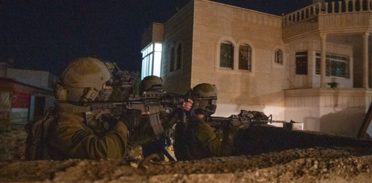 Arrests and raids in the West Bank