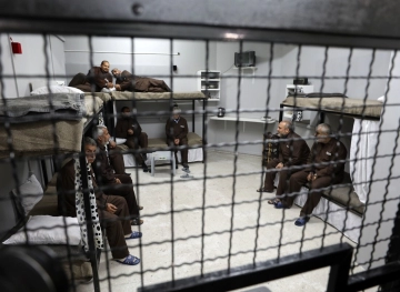 4 administrative detainees in "Nafha" continue their strike