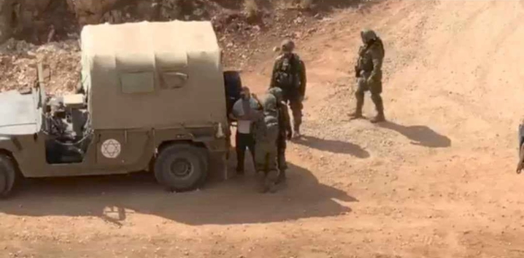 The occupation arrests Minister Moayed Shaaban and a photojournalist west of Salfit