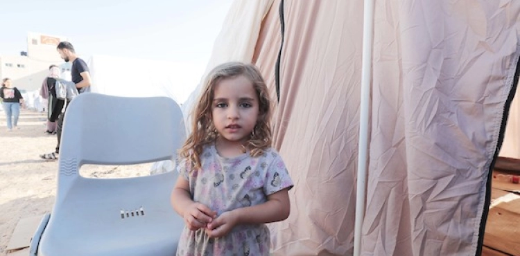 In pictures: UNRWA sets up a camp to shelter displaced people in the south of the Gaza Strip