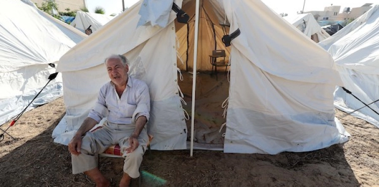 In pictures: UNRWA sets up a camp to shelter displaced people in the south of the Gaza Strip