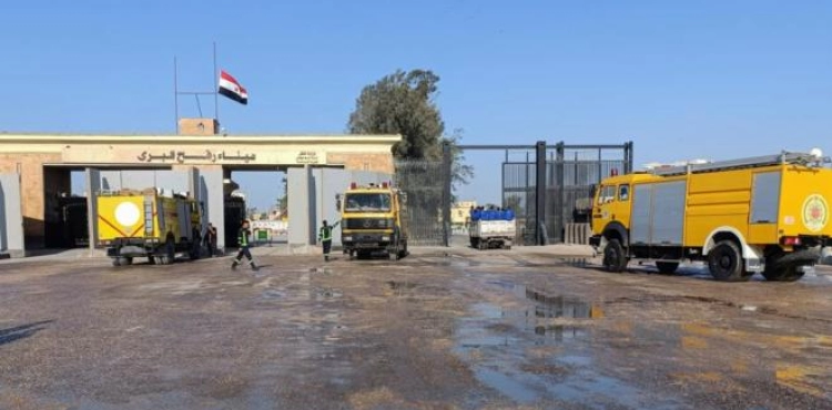 Humanitarian aid begins to enter the Gaza Strip from the Egyptian side through the Rafah crossing