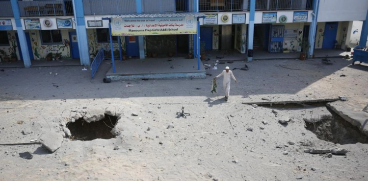 12 martyrs and dozens wounded in the bombing of an UNRWA school in Gaza