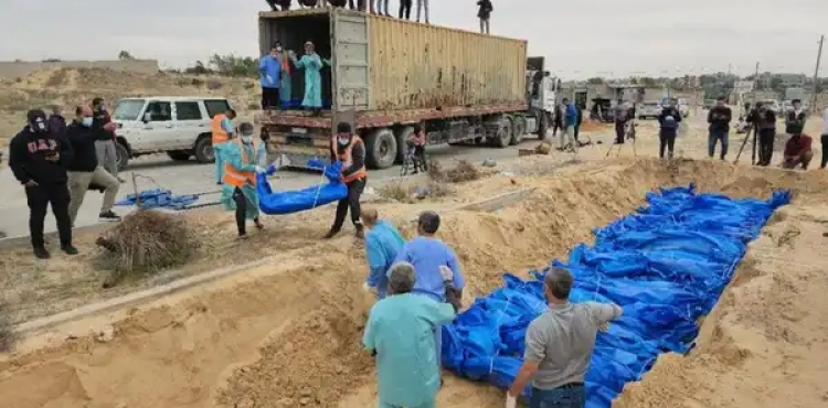 The occupation released them from Al-Shifa Complex. They buried the bodies of about 100 martyrs in Khan Yunis.