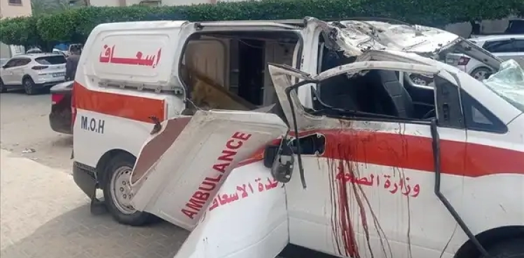 Red Crescent: Israel targets ambulances and abuses a paramedic in Gaza