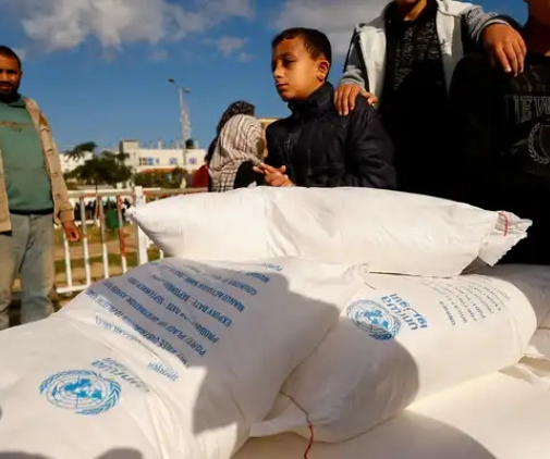 UNRWA Commissioner: The agency is on the verge of collapse in the Gaza Strip