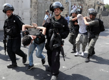 The occupation arrested 12 citizens of Jerusalem