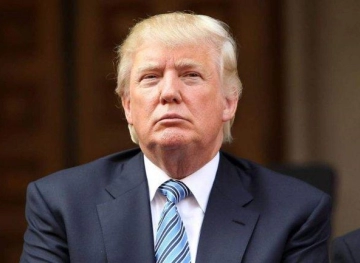 Trump suspends funding of projects to meet Palestinians, Israelis