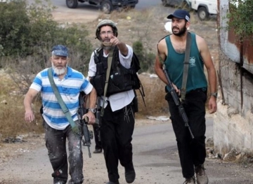 A citizen was injured while settlers pursued him in Al-Sawiyah