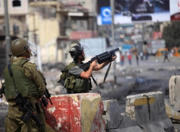 The injury of a young man and the assault on journalists in the suppression of the occupation march Kafr Qaddum