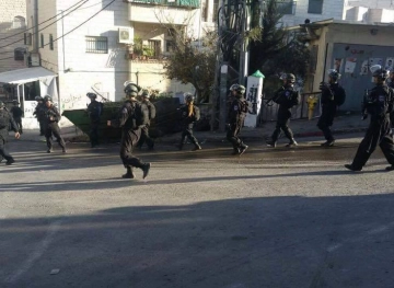 Injuries and arrests in clashes with the occupation in Issawiya