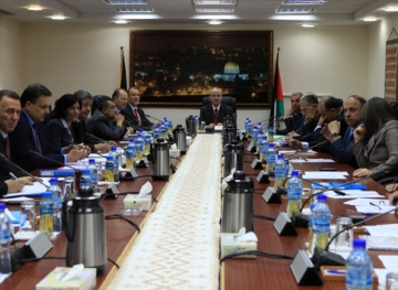 The government is demanding an Arab and Islamic move to stop the violations of the occupation against the holy places