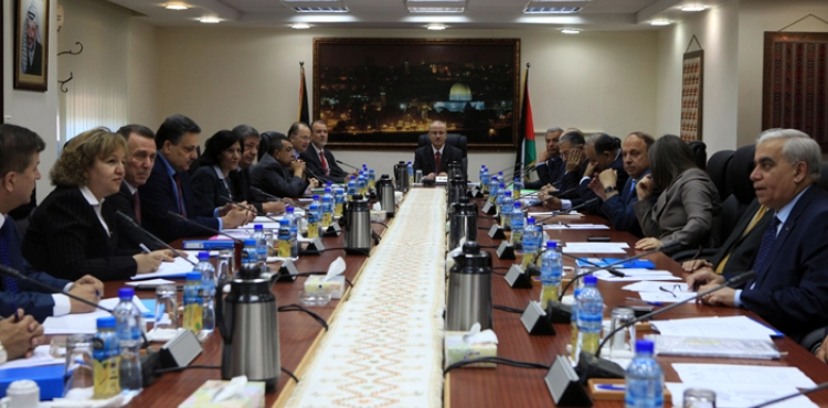 The government is demanding an Arab and Islamic move to stop the violations of the occupation against the holy places