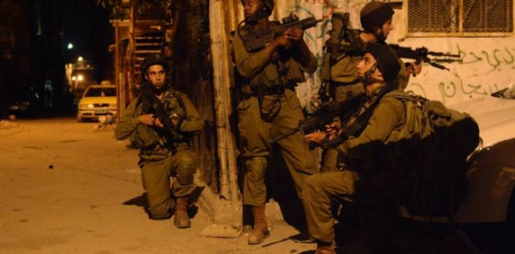 Israeli forces arrest 5 Palestinians in southern West Bank
