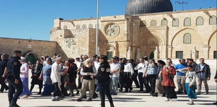 69 Settlers Storm Al-Aqsa mosque