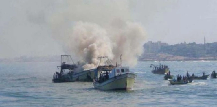 Gaza. Israeli army hits Palestinian fishermen with a bullet