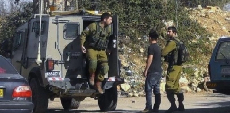 Israeli forces arrest 5 Palestinians in the West Bank
