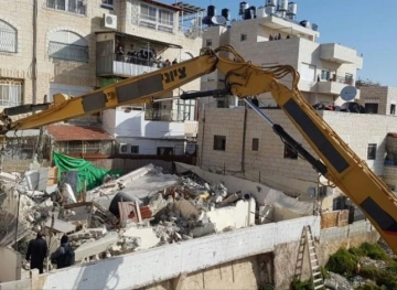 Israeli occupation demolishes two houses in Jerusalem