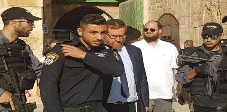 Dozens of settlers storm the Al-Aqsa Mosque
