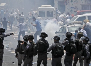 Suffocation suffocation during confrontations with the occupation in Hebron
