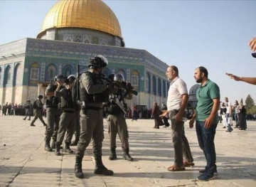 Dozens of settlers storm Al-Aqsa, with the participation of &quot;Occupation Intelligence&quot;
