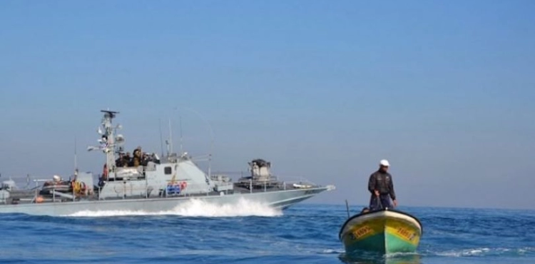 Including 3 martyrs ... a human rights center documented 20 Israeli violations against Gaza fishermen during last March