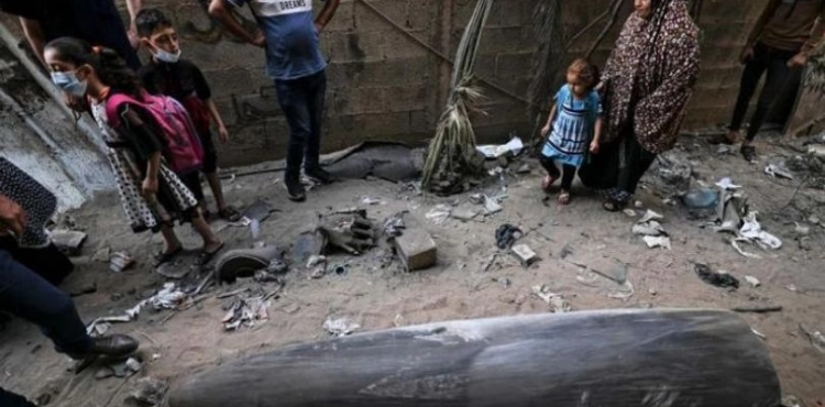 Gaza .. A family from &quot;Khan Yunis&quot; survived a massacre after their home was bombed