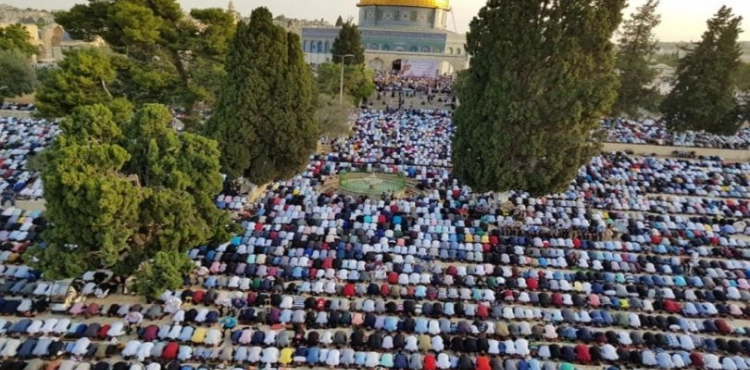 More than 100,000 worshipers perform Eid al-Adha prayer at Al-Aqsa