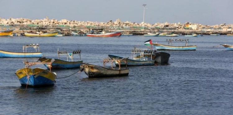 The Israeli occupation decides to reduce the fishing area in Gaza to 6 nautical miles