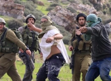 Settlers assault a citizen and his sons east of Bethlehem