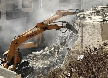 The occupation demolishes a house in Hebron
