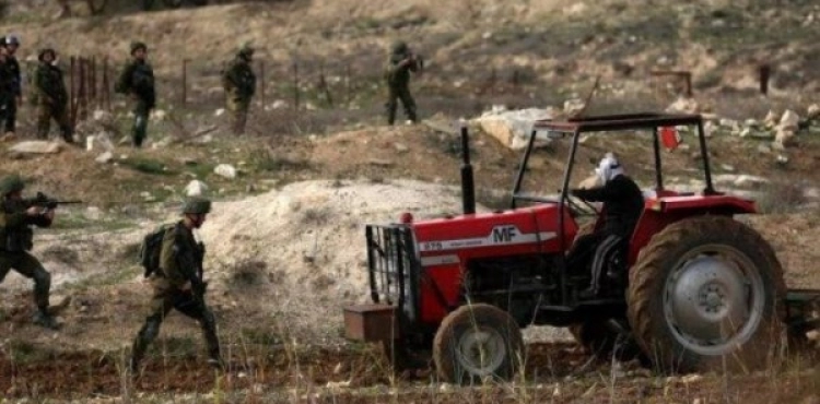 The occupation notifies permanently to stop work on an agricultural road south of Tubas