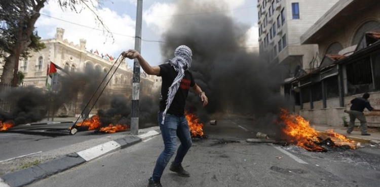 Dozens suffocated during confrontations with the occupation of Hebron