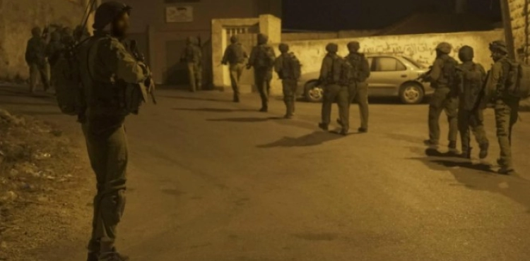 8 Palestinians arrested in the West Bank and youths targeted in Gaza