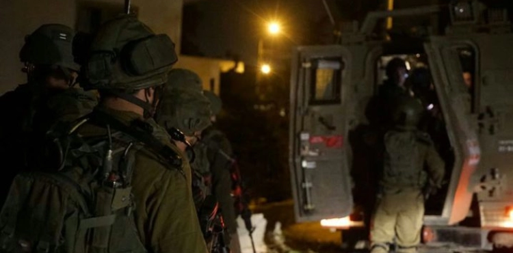 The occupation arrests 19 citizens from the West Bank and Jerusalem