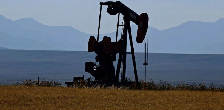 Oil records worst monthly performance since 2016