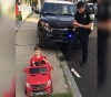 That&acute;s what a traffic policeman did to a kid driving his little cart!