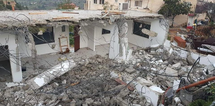 Photos | The occupation destroys a house in Walajah