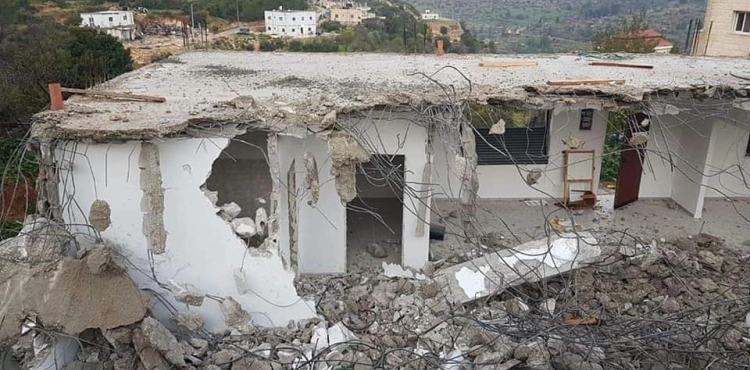 Photos | The occupation destroys a house in Walajah