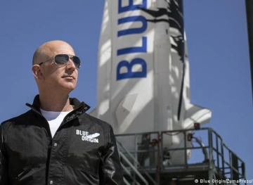 Jeff Bezos chooses a woman to join his space journey