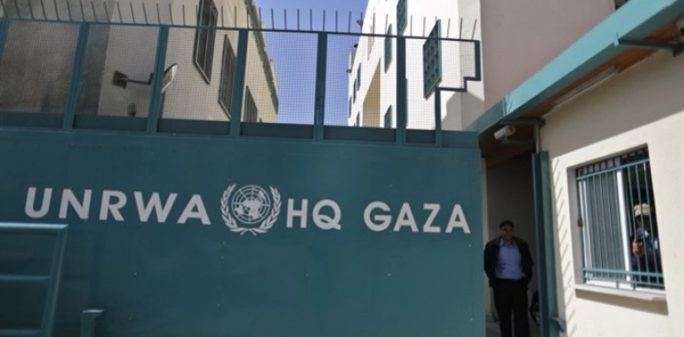 UNRWA warns of its inability to pay the salaries of its employees next month