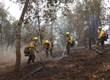 California.. Thousands evacuated as &quot;devastating&quot; fire spreads