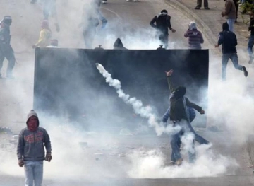 Suffocation injuries and the closure of the entrance to Al-Ram in occupied Jerusalem