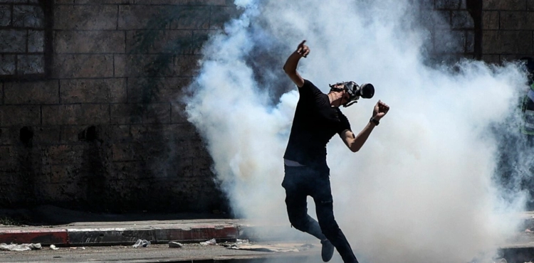Two metal bullets and dozens suffocated as a result of the repression of the occupation March kafr Kaddoum