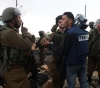 The occupation prevents three Arab journalists from entering the West Bank