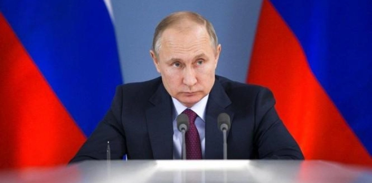 Putin: Russia does not stray from the dollar but the dollar is the one that gets away from us