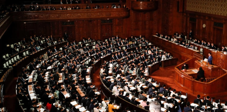 Aging pushes Japan to allow more migrant workers to enter