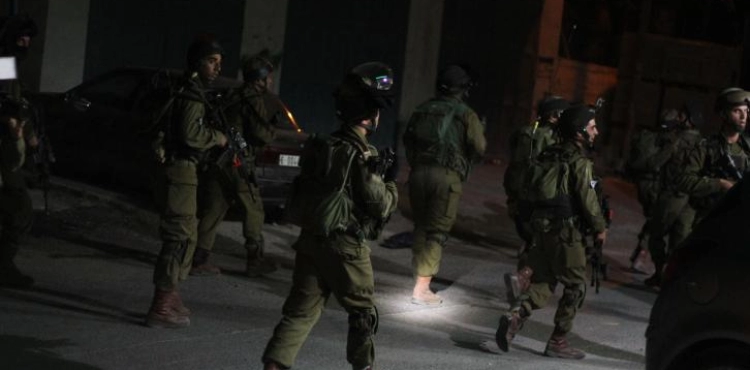 Israeli forces arrest 8 West Bank Citizens