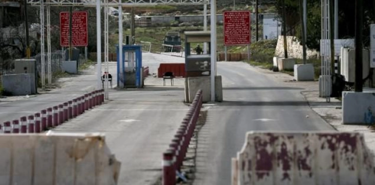 Israeli military run two youths in al-Bireh and another arrested at Kalandia